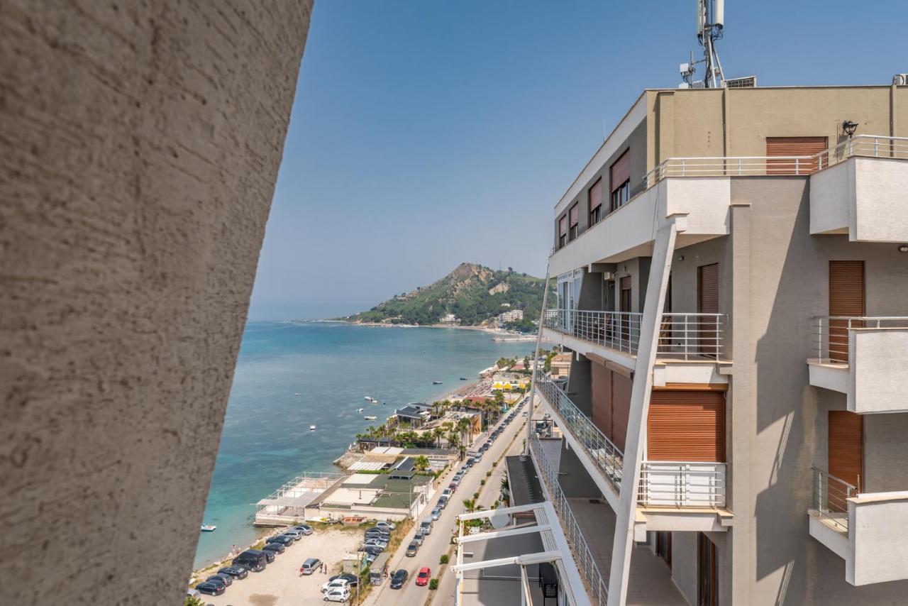 Appartement Spectacular Seaview Penthouse à Durrës Extérieur photo