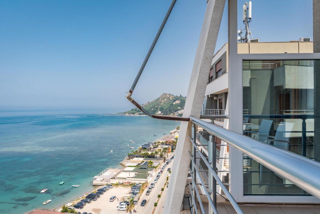 Appartement Spectacular Seaview Penthouse à Durrës Extérieur photo